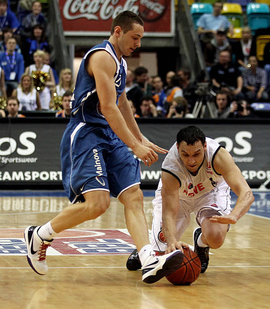 敏锐地察觉 敏锐地察觉